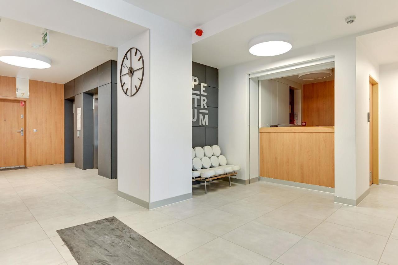 Apartament Nadmorskie Spektrum & Parking グダニスク エクステリア 写真