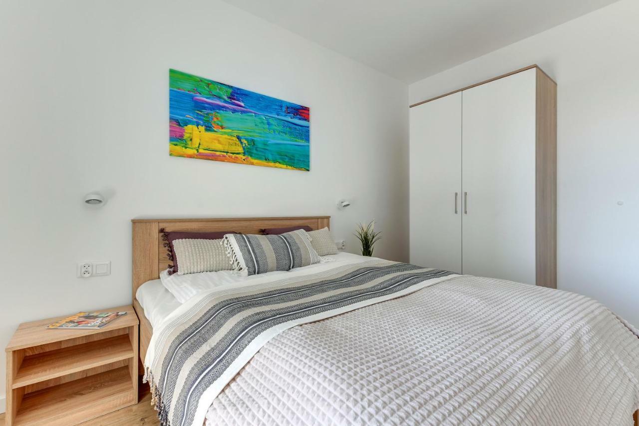 Apartament Nadmorskie Spektrum & Parking グダニスク エクステリア 写真